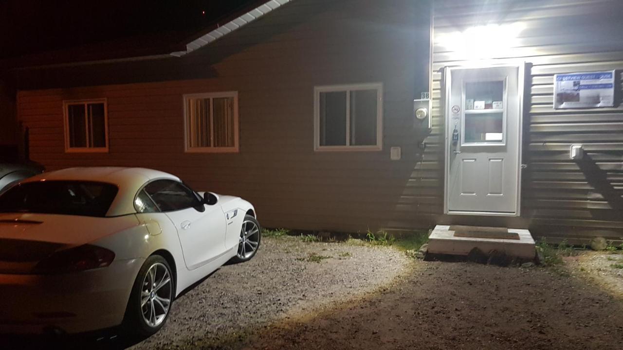 Preferred Rooms By Crestview Guest House Chapleau Eksteriør billede